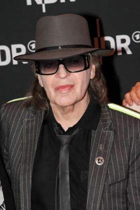 ABB LINDENBERG Udo Gerhard Lindenberg on the red carpet at the Kino Welt Premiere of the ARD Dekou UDO Rebel Rockstar Icon at the Astor Filmlounge in the Hafencity on April 28, 2026 in Hamburg Hamburg Germany