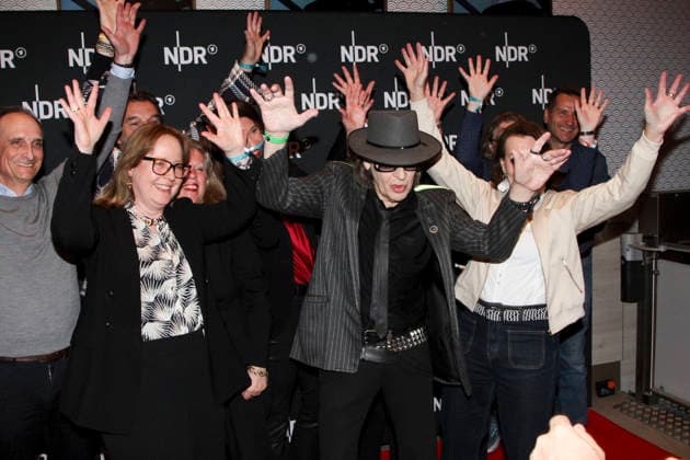 ABB LINDENBERG Udo Gerhard Lindenberg on the red carpet at the Kino Welt Premiere of the ARD Dekou UDO Rebel Rockstar Icon at the Astor Filmlounge in the Hafencity on April 28, 2026 in Hamburg Hamburg Germany