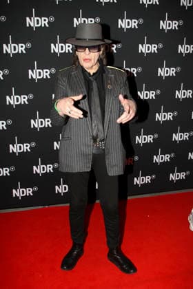 ABB LINDENBERG Udo Gerhard Lindenberg on the red carpet at the Kino Welt Premiere of the ARD Dekou UDO Rebel Rockstar Icon at the Astor Filmlounge in the Hafencity on April 28, 2026 in Hamburg Hamburg Germany