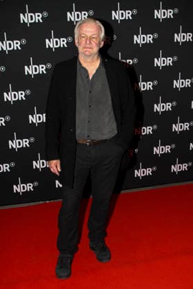 ABB LINDENBERG Max Herbrechter, on the red carpet at the Kino Welt Premiere of ARD Dekou UDO Rebell Rockstar Icon at Astor Filmlounge in Hafencity on April 28, 2026 in Hamburg Hamburg Germany