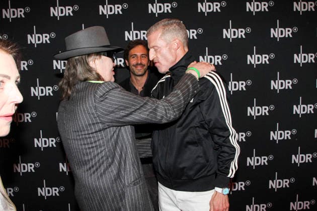 ABB LINDENBERG Udo Lindenberg, Max Giesinger Benjamin von Stuckrad Barre, on the red carpet at the Kino Welt Premiere of ARD Dekou UDO Rebell Rockstar Icon at Astor Filmlounge in Hafencity on April 28, 2026 in Hamburg Hamburg Germany