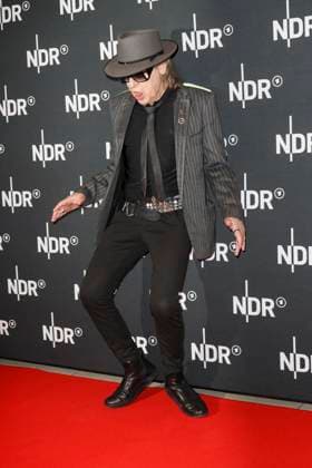ABB LINDENBERG Udo Gerhard Lindenberg on the red carpet at the Kino Welt Premiere of the ARD Dekou UDO Rebel Rockstar Icon at the Astor Filmlounge in the Hafencity on April 28, 2026 in Hamburg Hamburg Germany