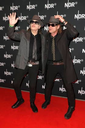 Udo Lindenberg with double at the premiere of the ARD documentary Udo Rebell Rockstar Icon in the Astor Filmlounge Hafencity Hamburg, 28 04 2026 Foto:xgbrcix xFuturexImagex udo_6448