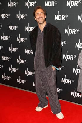 Max Giesinger at the premiere of the ARD documentary Udo Rebell Rockstar Icon in the Astor Filmlounge Hafencity Hamburg, 28 04 2026 Foto:xgbrcix xFuturexImagex udo_6451