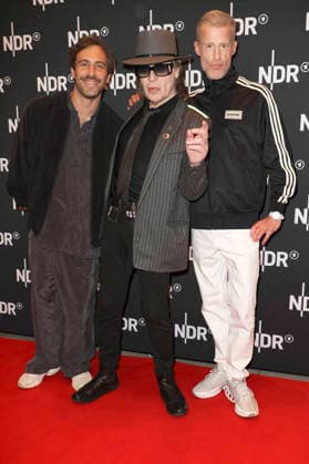 Max Giesinger, Udo Lindenberg and Benjamin von Stuckrad Barre at the premiere of the ARD documentary Udo Rebell Rockstar Icon in the Astor Filmlounge Hafencity Hamburg, 28 04 2026 Foto:xgbrcix xFuturexImagex udo_6469