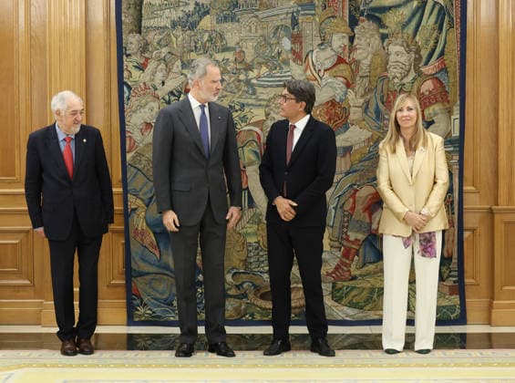 King Felipe VI receives in audience the President of the ECHR, Mattias Guyomar The King, Felipe VI, accompanied by the President of the Constitutional Court, Cándido Conde Pumpido i , and the President of the Supreme Court and of the General Council of the Judiciary, Isabel Perelló d , receives in audience the President of the European Court of Human Rights ECHR , Mattias Guyomar 2d , at La Zarzuela Palace, on April 29, 2026, in Madrid Spain Don Felipe receives Mattias Guyomar, President of the European Court of Human Rights, at La Zarzuela Palace, on his first official visit to Spain since taking office in May 2025 29 APRIL 2026 Marta Ferná Madrid Madrid Spain Copyright: xMartaxFernandezx 7482873
