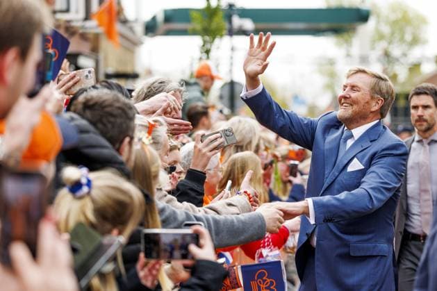Dokkum, The Netherlands, 2026-04-27 11:44:30 DOKKUM, 27-04-2026 , Dokkum City Centre King Willem-Alexander during King s Day 2026 in Dokkum Photo:NLBEELD Patrick van Emst Credit: NL Beeld Patrick van Emst  Copyright: xx x