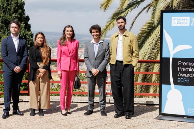 Queen Letizia presides over the proclamation of the Princess of Girona Art Award 2026 in Granada Queen Letizia presides over the family photo with the finalists for the Princess of Girona Art Award 2026 On April 29, 2026 in Granada, Andalusia Spain Queen Letizia has presided over the proclamation ceremony of the Princess of Girona Art Award 2026 , This award recognizes the trajectory of young creators who, through their leadership, commitment and creativity, develop artistic and cultural projects with a positive impact on society 29 APRIL 2026 Álex Cá Granada, Andalusia Granada, Andalusia Spain  Copyright: xÃlexxCamarax 7483093