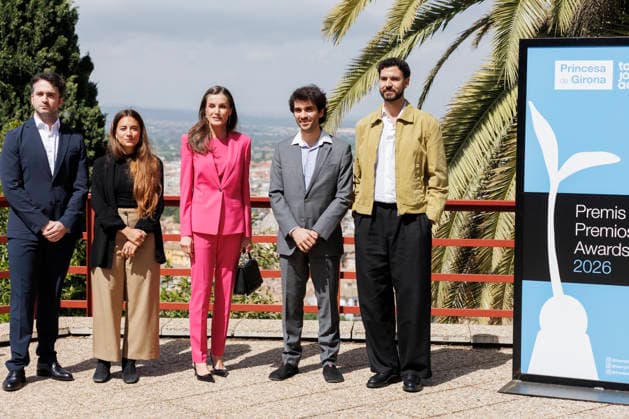 Queen Letizia presides over the proclamation of the Princess of Girona Art Award 2026 in Granada Queen Letizia presides over the family photo with the finalists for the Princess of Girona Art Award 2026 On April 29, 2026 in Granada, Andalusia Spain Queen Letizia has presided over the proclamation ceremony of the Princess of Girona Art Award 2026 , This award recognizes the trajectory of young creators who, through their leadership, commitment and creativity, develop artistic and cultural projects with a positive impact on society 29 APRIL 2026 Álex Cá Granada, Andalusia Granada, Andalusia Spain  Copyright: xÃlexxCamarax 7483094