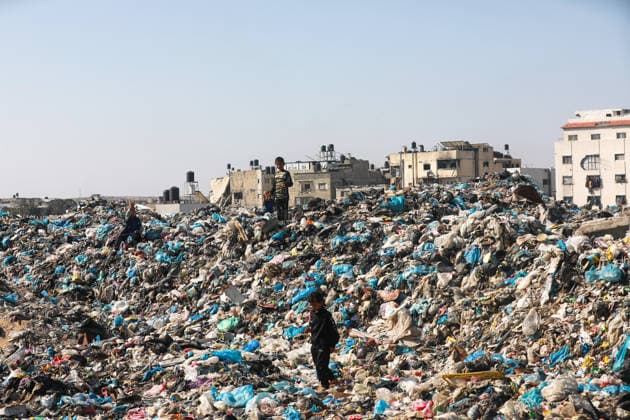 Waste piles in Gaza continue to threaten Palestinians’ health GAZA CITY, GAZA, PALESTINE - APRIL 29: A view of ongoing waste accumulation in the Gaza Strip, where Israeli attacks have severely damaged infrastructure and brought municipal services to a halt, leading to large garbage piles that threaten residents’ health and increasing the risk of infectious diseases, including skin conditions in Gaza Citu, Gaza, Palestine on April 29, 2026. Abdalhkem Abu Riash Anadolu Gaza Palestine. Editorial use only. Please get in touch for any other usage.  Copyright: x2026xAnadoluxAbdalhkemxAbuxRiashx