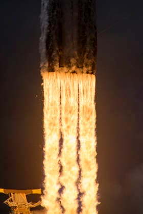 April 29, 2026, Merritt Island, Florida, USA: A SpaceX Falcon Heavy rocket launches from Launch Complex 39A at NASAÃ¢â‚¬â ¢s Kennedy Space Center in Florida, carrying ViaSat-3 Flight 3 ultra-high-capacity broadband spacecraft for Viasat on Apr. 29, 2026, at 10:13 a.m. EDT. Merritt Island USA - ZUMAb268 20260429_znp_b268_002 Copyright: xJenniferxBriggsx