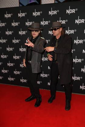 PREMIERE UDO REBELL ROCKSTAR 28 04 2026 Udo Lindenberg with a doppelganger, premiere of the film UDO Rebell Rockstar at the Astor Filmlounge in Hafencity, Hamburg, 28 04 2026 Copyright: xEventpressxMPx