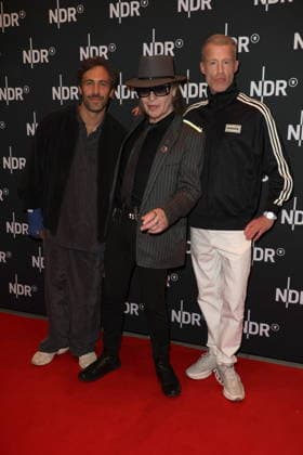 PREMIERE UDO REBELL ROCKSTAR 28 04 2026 Max Giesinger, Udo Lindenberg, Benjamin von Stuckrad Barre, Premiere of the film UDO Rebell Rockstar at the Astor Filmlounge in Hafencity, Hamburg, 28 04 2026 Copyright: xEventpressxMPx