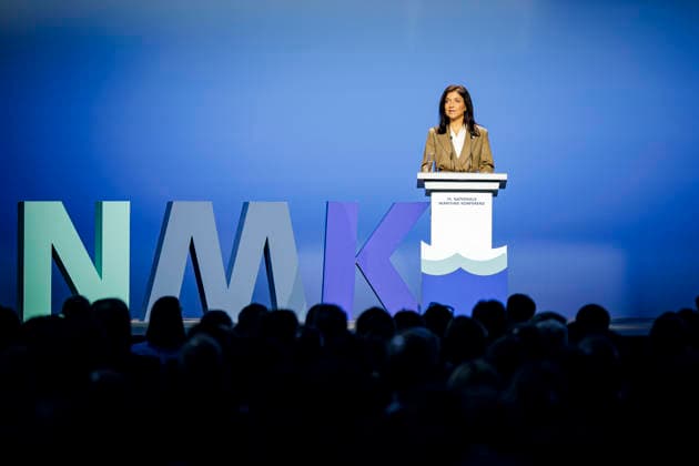 Katherina Reiche (CDU), Bundesministerin fuer Wirtschaft und Energie, spricht beim 14. Nationale Maritime Konferenz 2026 in der Nordseehalle Emden. Emden, 29.04.2026. Fotografiert im Auftrag des Ministeriums fuer Wirtschaft und Energie Emden Deutschland *** Katherina Reiche CDU , Federal Minister for Economic Affairs and Energy, speaks at the 14 National Maritime Conference 2026 in the North Sea Hall Emden Emden, 29 04 2026 Photographed on behalf of the Ministry for Economic Affairs and Energy Emden Germany Copyright: xThomasxTrutschel BMWEx
