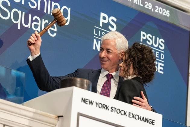 April 29, 2026, New York, New York, USA: Bill Ackman, Pershing Square Founder & CEO, rings the opening bell to celebrate IPO of Pershing Square USA (NYSE: PSUS) and Pershing Square Inc. (NYSE: PS) at the New York Stock Exchange (NYSE) in New York, NY on April 29, 2026. Stock market continues to slide into the red as oil prices going up and Federal Reserve on Wednesday kept interest rates unchanged as well as negotiation between Iran and USA is stalled. To the left of Bill Ackman is Neri Oxman. New York USA - ZUMAr339 20260429_znp_r339_016 Copyright: xLevxRadinx