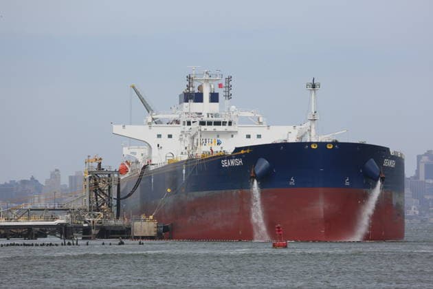 (260430) -- NEW YORK, April 30, 2026 -- A crude oil tanker is seen at the Port of New York and New Jersey, the United States, on April 29, 2026. Oil prices climbed on Wednesday. West Texas Intermediate crude for June delivery surged 6.95 U.S. dollars, or 6.95 percent, to settle at 106.88 dollars a barrel on the New York Mercantile Exchange. Brent crude for June delivery jumped 6.77 dollars, or 6.08 percent, to close at 118.03 dollars a barrel on the London ICE Futures Exchange. ) U.S.-NEW YORK-CRUDE OIL PRICES-RISE ZhangxFengguo 