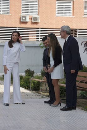 Queen Letizia meets with a representative group of Roma women Queen Letizia and Minister Pablo Bustinduy attend the meeting with a representative group of Roma women at the headquarters of the Fundación Secretariado Gitano, on April 30, 2026, in Madrid Spain The meeting highlights the progress and achievements made in recent years SECRETARIADO GITANO MUJERES GITANAS REINA LETIZIA 30 APRIL 2026 José Ramó Madrid Madrid Madrid Spain  Copyright: xJosÃ xRamonxHernandox 7485738