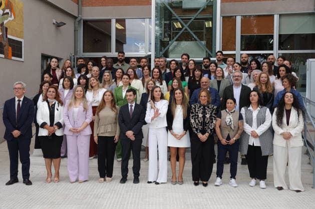 Queen Letizia meets with a representative group of Roma women Minister Pablo Bustinduy and Queen Letizia attend the meeting with a representative group of Roma women at the headquarters of the Fundación Secretariado Gitano, on April 30, 2026, in Madrid Spain The meeting highlights the progress and achievements made in recent years SECRETARIADO GITANO MUJERES GITANAS REINA LETIZIA 30 APRIL 2026 José Ramó Madrid Madrid Madrid Espana  Copyright: xJosÃ xRamonxHernandox 7485853