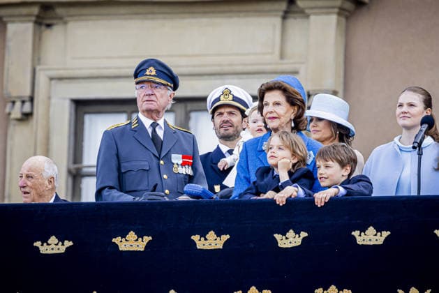 30-04-2026 Outer King Carl XVI Gustaf and Queen Silvia and Prince Oscar and Princess Estelle attend the Swedish Armed Forces tribute on the Outer Courtyard of the Royal palace as part of the celebrations of King Carl Gustafs 80th birthday in Stockholm, Sweden. Â  Copyright: xPPEx