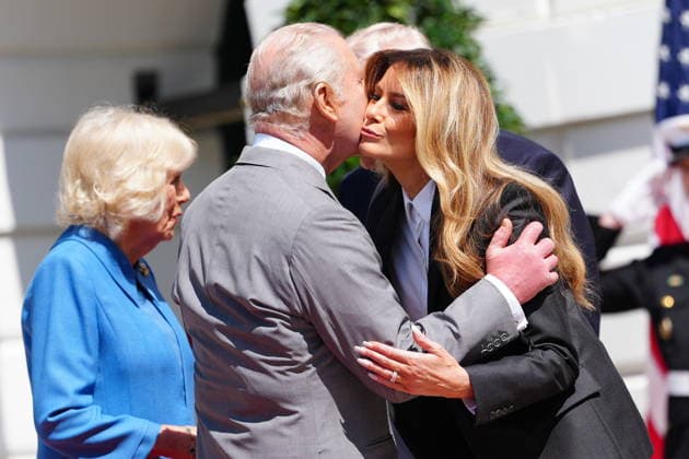 Trumps Bid Farewell to King Charles III and Queen Camilla First lady Melania Trump kisses King Charles III of the United Kingdom of Great Britain and Northern Ireland as she and United States President Donald J Trump host a Farewell with King Charles III of the United Kingdom of Great Britain and Northern Ireland and Queen Camilla on the South Portico of the White House in Washington, DC, USA, on Thursday, April 30, 2026. Credit: Aaron Schwartz Pool via CNP Washington District of Columbia United States  Copyright: xPool ABACAx