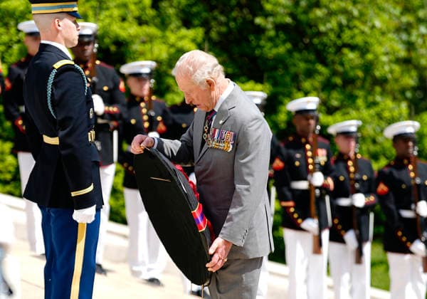 King Charles III and Queen Camilla participate in a Wreath Laying Ceremony at the Tomb of the Unknown Solider at Arlington National Cemetery in Arlington, Virginia on Thursday, April 30, 2026. The King and Queen are ending their four-day state visit to the U.S. in Virginia before returning to the U.K. this evening.  ARL20260430239 BONNIExCASH