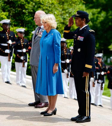 King Charles III and Queen Camilla participate in a Wreath Laying Ceremony at the Tomb of the Unknown Solider at Arlington National Cemetery in Arlington, Virginia on Thursday, April 30, 2026. The King and Queen are ending their four-day state visit to the U.S. in Virginia before returning to the U.K. this evening.  ARL2026043023560 BONNIExCASH