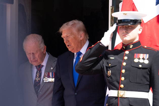 Trumps Bid Farewell to King Charles III and Queen Camilla United States President Donald J Trump walks with King Charles III during a farewell event on the South Portico of the White House in Washington, DC, USA, on Thursday, April 30, 2026. Credit: Aaron Schwartz Pool via CNP Washington District of Columbia United States  Copyright: xPool ABACAx