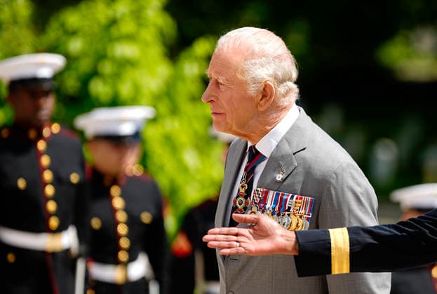 King Charles III participates in a Wreath Laying Ceremony at the Tomb of the Unknown Solider at Arlington National Cemetery in Arlington, Virginia on Thursday, April 30, 2026. The King and Queen are ending their four-day state visit to the U.S. in Virginia before returning to the U.K. this evening.  ARL2026043024374 BONNIExCASH