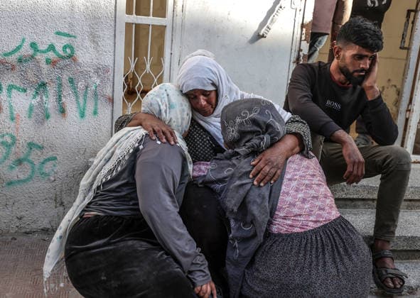 Israeli attacks on Gaza continue GAZA CITY, GAZA, PALESTINE - APRIL 30: Relatives of the Palestinians killed in an Israeli attack on a vehicle, mourn as the bodies are brought to Al-Shifa Hospital for funeral procedures in Gaza City, Gaza, Palestine on April 30, 2026. Ali Jadallah Anadolu Gaza City Gaza. Editorial use only. Please get in touch for any other usage.  Copyright: x2026xAnadoluxAlixJadallahx