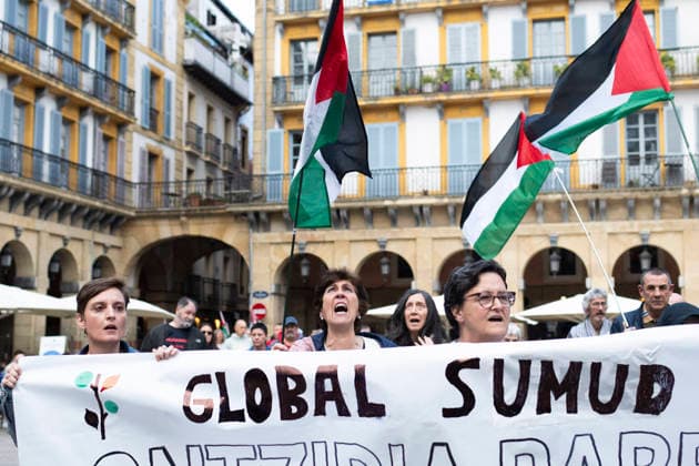 April 30, 2026, Donostia - San Sebastian, Basque Country, Spain: San Sebaastian - Donostia, Basque Country, Spain. People take the streets on a protest in support of the Global Sumud Flotilla after the interception by the Israeli Navy in international waters near Greece. Donostia - San Sebastian Spain - ZUMAm214 20260430_zip_m214_003 Copyright: xMatteoxSeccix