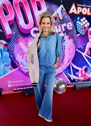 Premiere Roncalli s Apollo Variete POP Culture Professional dancer Sarah Latton Let s Dance Düsseldorf Apollo Theater NRW Germany