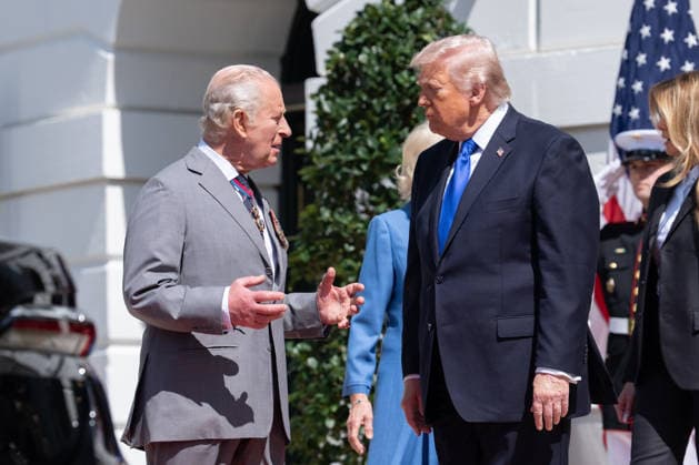 April 30, 2026, Washington, District Of Columbia, USA: United States President Donald J Trump stands with King Charles III during a farewell event on the South Portico of the White House in Washington, DC, USA, on Thursday, April 30, 2026 Washington USA  - ZUMAs152 20260430_faa_s152_038 Copyright: xAaronxSchwartzx-xPoolxviaxCNPx