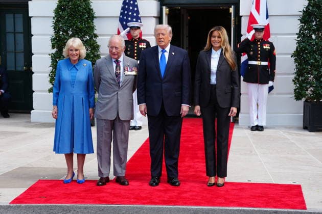 April 30, 2026, Washington, District Of Columbia, USA: United States President Donald J Trump and first lady Melania Trump host a Farewell with King Charles III of the United Kingdom of Great Britain and Northern Ireland and Queen Camilla on the South Portico of the White House in Washington, DC, USA, on Thursday, April 30, 2026. From left to right: Queen Camilla, King Charles III, President Trump, Melania Trump Washington USA - ZUMAs152 20260430_faa_s152_003 Copyright: xAaronxSchwartzx-xPoolxviaxCNPx