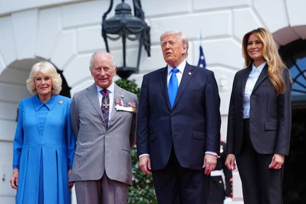 April 30, 2026, Washington, District Of Columbia, USA: United States President Donald J Trump and first lady Melania Trump host a Farewell with King Charles III of the United Kingdom of Great Britain and Northern Ireland and Queen Camilla on the South Portico of the White House in Washington, DC, USA, on Thursday, April 30, 2026. From left to right: Queen Camilla, King Charles III, President Trump, Melania Trump Washington USA - ZUMAs152 20260430_faa_s152_002 Copyright: xAaronxSchwartzx-xPoolxviaxCNPx