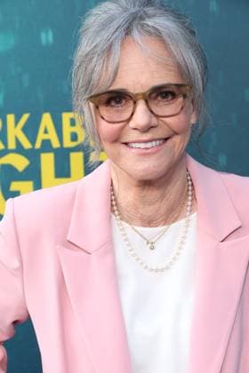 Los Angles CA Apr 30:Sally Field at Remarkably Bright Creatures Film Premiere, Los Angeles, California on April 30, 2026 Credit: USA - ZUMAa123 20260430_zaa_a123_095 Copyright: xAdMediax