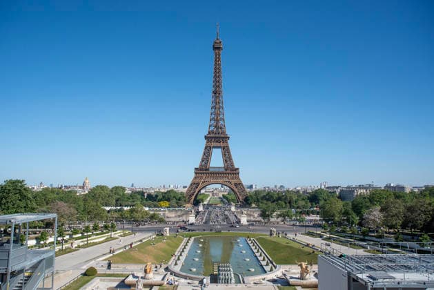 Daily life in Paris, France - 30 Apr 2026 View to the Eiffel Tower from the Trocadero balcony in Paris. Paris, France s capital, is a major European city and a global canter for art, fashion, gastronomy and culture. Paris located by the River Seine where many landmark built. Paris France Copyright: xKrisztianxElekx xSOPAxImagesx SSS_20260430_PARIS_DAILY_0011005038
