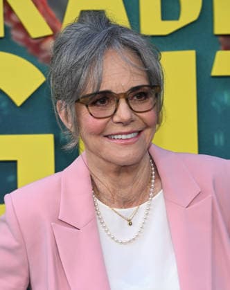 ˜Remarkably Bright Creatures™ Los Angeles Premiere Sally Field arriving to Remarkably Bright Creatures Los Angeles premiere held at the Tudum Theater on April 30, 2026 in Hollywood, CA. Hollywood Tudum Theater California USA Copyright: xLisaxOConnorx xAFF-USA.comx