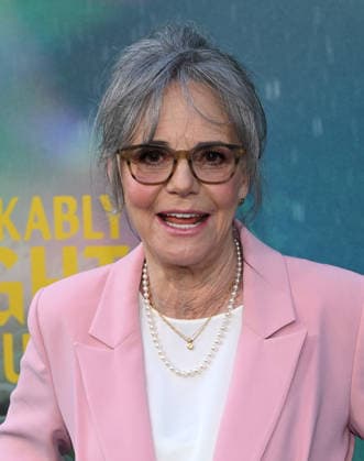 ˜Remarkably Bright Creatures™ Los Angeles Premiere Sally Field arriving to Remarkably Bright Creatures Los Angeles premiere held at the Tudum Theater on April 30, 2026 in Hollywood, CA. Hollywood Tudum Theater California USA Copyright: xLisaxOConnorx xAFF-USA.comx