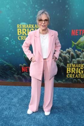 Los Angles CA Apr 30:Sally Field at Remarkably Bright Creatures Film Premiere, Los Angeles, California on April 30, 2026 Credit: USA  - ZUMAa123 20260430_zaa_a123_060 Copyright: xAdMediax