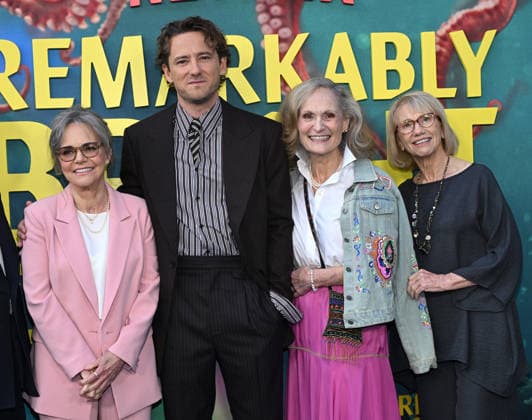 ˜Remarkably Bright Creatures™ Los Angeles Premiere Sally Field, Lewis Pullman, Beth Grant and Kathy Baker arriving to Remarkably Bright Creatures Los Angeles premiere held at the Tudum Theater on April 30, 2026 in Hollywood, CA. Hollywood Tudum Theater California USA Copyright: xLisaxOConnorx xAFF-USA.comx