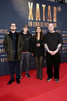 Alex Barbian, Falk Schacht, Farvah Hajab and Stefan Kauertz at the premiere of the ARD documentary series Xatar Ein Leben ist nicht genug at Fotografiska Berlin Berlin, 30 04 2026 Foto:xN.xKubelkax xFuturexImagex xatar_6433