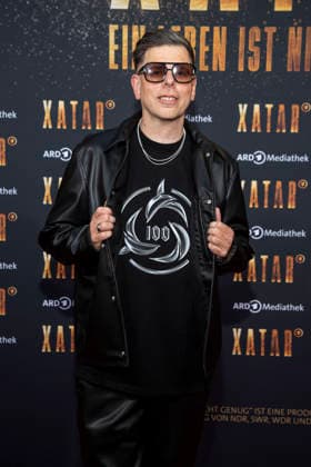 ABB XATAR Michi Beck as a guest on the red carpet at the premiere of the ARD TV documentary series Xatar Ein Leben ist nicht Genug at Friedrichstrasse112 on April 30, 20236 in Berlin Berlin Germany