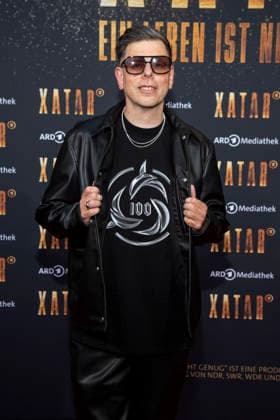 ABB XATAR Michi Beck as a guest on the red carpet at the premiere of the ARD TV documentary series Xatar Ein Leben ist nicht Genug at Friedrichstrasse112 on April 30, 20236 in Berlin Berlin Germany