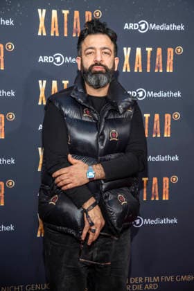 ABB XATAR Roozbeh Farhangmehr as a guest on the red carpet at the premiere of the ARD TV documentary series Xatar Ein Leben ist nicht Genug at Friedrichstrasse112 on 30 04 20236 in Berlin Berlin Germany