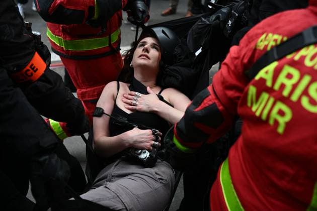 News Bilder des Tages The journalist and feminist activist Anna Margueritat was injured during the demonstration. A large-scale Labour Day rally took place in Paris on 1 May 2026 - 01 05 2026 - France Paris Paris -  JulienxMattiax xLexPictorium LePictorium_0333017