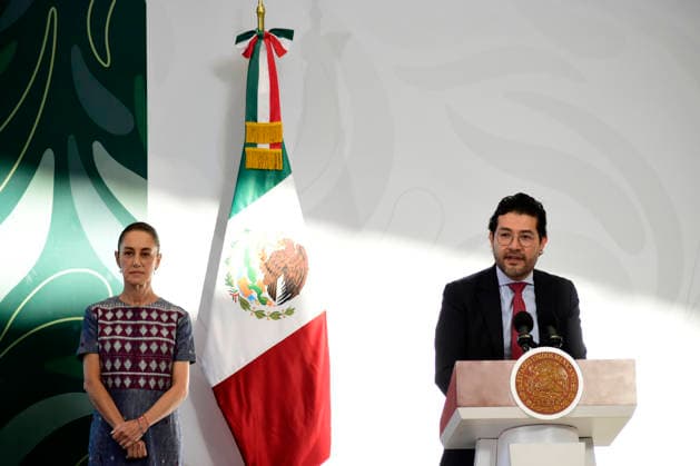 Mexican President Claudia Sheinbaum Holds International Workers Day Briefing Mexico™s President Claudia Sheinbaum Pardo is seen behind while Minister of Labor and Social Welfare, Marath Baruch Bolanos Lopez speaks during a briefing on labor rights for International Workers Day, at the Mexico Contemporaneo Cultural Center. on May 1, 2026 in Mexico City, Mexico. (Photo by Luis Barron Eyepix Group) Copyright: xLuisxBarron xEyepixxGroupx LB_01052026_183199