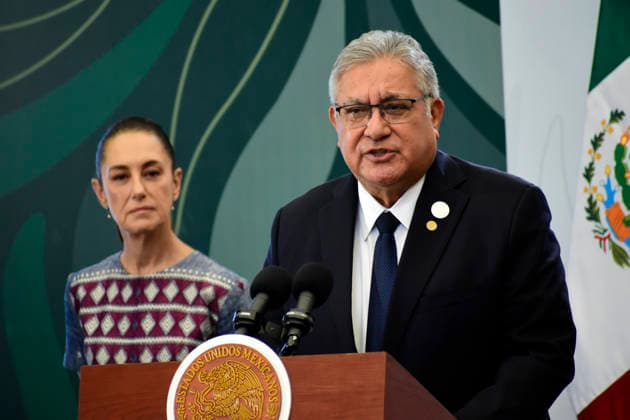 Mexican President Claudia Sheinbaum Holds International Workers Day Briefing Minister of the National Union of Education Workers, Alfonso Cepeda Salas speaks during a briefing on labor rights for International Workers Day, at the Mexico Contemporaneo Cultural Center. on May 1, 2026 in Mexico City, Mexico. (Photo by Luis Barron Eyepix Group) Copyright: xLuisxBarron xEyepixxGroupx LB_01052026_183208