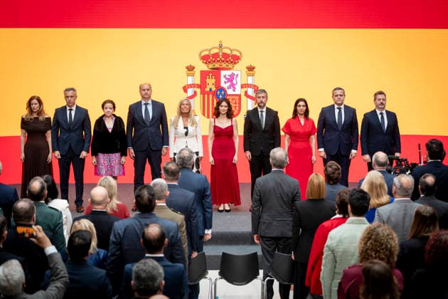 Presentation of the Grand Crosses of the Order of the Dos de Mayo The President of the Community of Madrid, Isabel Díaz Ayuso, and the recipients of the Cross of the Order of the Dos de Mayo, during the presentation of the Grand Crosses of the Order of the Dos de Mayo, at the Puerta del Sol in Madrid, on May 2, 2026, in Madrid Spain The Governing Council of the Comunidad de Madrid awards the Grand Cross of the Order of the Dos de Mayo to 14 personalities, institutions and social entities in recognition of their professional careers, solidarity and example 02 MAY 2026 A Pé Espana  Copyright: xA.xPÃ rezxMecax 7492482