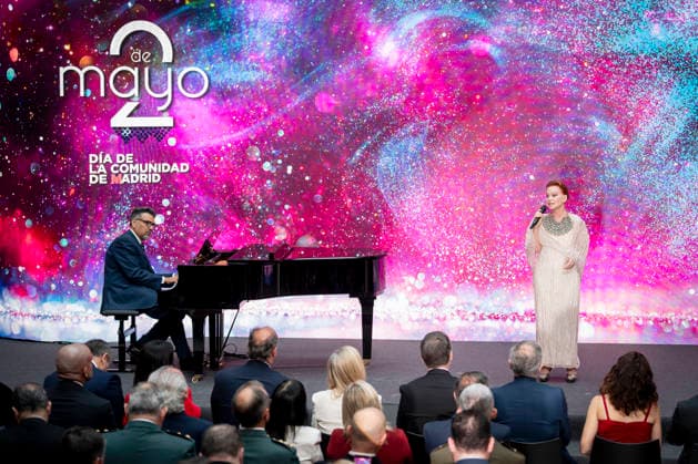 Presentation of the Grand Crosses of the Order of Dos de Mayo The singer Paloma San Basilio, during the presentation of the Grand Crosses of the Order of Dos de Mayo, at the Puerta del Sol in Madrid, on May 2, 2026, in Madrid Spain The Governing Council of the Community of Madrid awards the Grand Cross of the Order of Dos de Mayo to 14 personalities, institutions and social entities in recognition of their professional careers, solidarity and example 02 MAY 2026 A Pé Espana  Copyright: xA.xPÃ rezxMecax 7492504