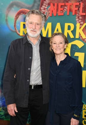 Los Angeles Premiere Of Netflix s Remarkably Bright Creatures - Arrivals LOS ANGELES, CALIFORNIA - APRIL 30: (L-R) Bill Pullman and Tamara Hurwitz attend the Los Angeles Premiere of Netflix s Remarkably Bright Creatures at the Netflix Tudum Theater on April 30, 2026 in Los Angeles, California., Credit:Jeffrey Mayer Avalon United States, CA, Los Angeles, Netflix Tudum Theater  Copyright: xJeffreyxMayerx xAvalonx 1095841940